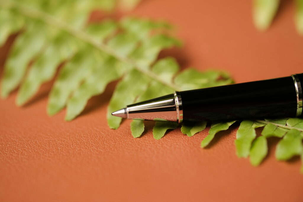 Bút Montblanc Meisterstück Solitaire Doue Signum – một dấu lặng tinh tế giữa rừng ngôn ngữ xa hoa của giới viết lách. 23 Bút Montblanc Meisterstuck Solitaire Doue Signum Rollerball Pen 08576 - but montblanc meisterstuck solitaire doue signum rollerball pen 08576