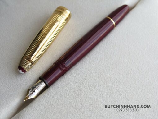 Bút Montblanc 146 Solitaire Doue Burgundy & Vermeil Fountain Pen