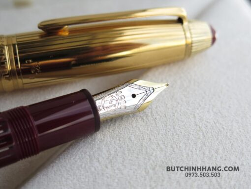 Bút Montblanc 146 Solitaire Doue Burgundy & Vermeil Fountain Pen - Hình ảnh 4