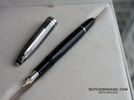 Montblanc Meisterstuck Black and White Solitaire Doue Legrand Fountain Pen