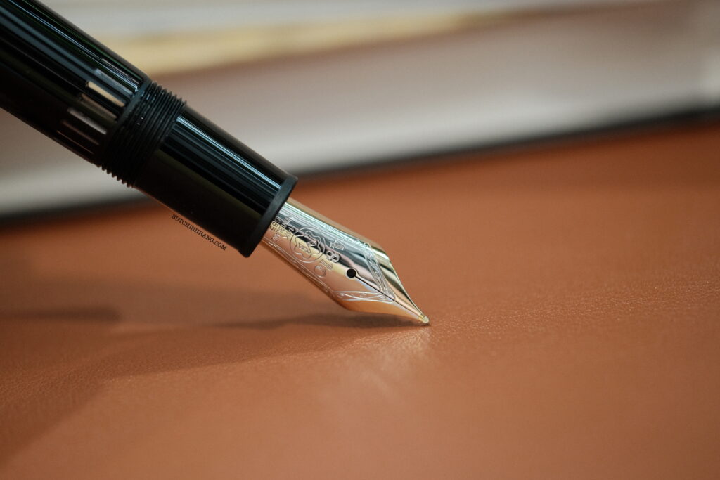 Bút Montblanc 146 Meisterstuck Gold-Coated LeGrand Fountain Pen - DSCF2185