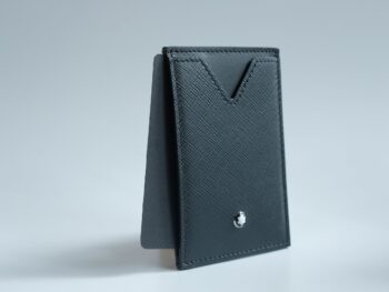 Ví Namecard Montblanc Sartorial Pocket Holder 3cc Black Eco 128582 được thiết kế gọn nhẹ và tinh tế gồm 3 ngăn đựng thẻ. Ví có sẵn tại cửa hàng, mới nguyên hộp. 8 Ví Namecard Montblanc Sartorial Pocket Holder 3cc Black Eco 128582 - vi namecard montblanc meisterstuck business card holder with gusset 7181 scaled