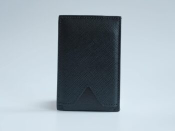 Ví Namecard Montblanc Sartorial Pocket Holder 3cc Black Eco 128582 được thiết kế gọn nhẹ và tinh tế gồm 3 ngăn đựng thẻ. Ví có sẵn tại cửa hàng, mới nguyên hộp. 6 Ví Namecard Montblanc Sartorial Pocket Holder 3cc Black Eco 128582 - vi namecard montblanc meisterstuck business card holder with gusset 7183 scaled
