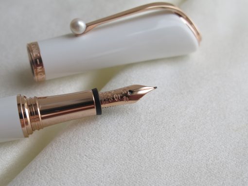 Bút Montblanc Muse Marilyn Monroe Special Edition Pearl Fountain Pen 117884