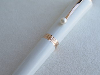 Bút Montblanc Muses Marilyn Monroe Special Edition Pearl Ballpoint Pen 117886 Montblanc Muses Bút Bi Xoay Montblanc 2