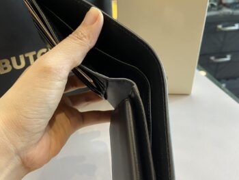 Ví Montblanc Meisterstuck Urban Unisex Wallet 4cc With Coin Case 124094 được chế tác bằng da thật mềm màu đen bởi những nghệ nhân tại Ý. 11 Ví Montblanc Meisterstuck Urban Unisex Wallet 4cc With Coin Case 124094 - vi montblanc meisterstuck urban unisex wallet 4cc with coin case 124094