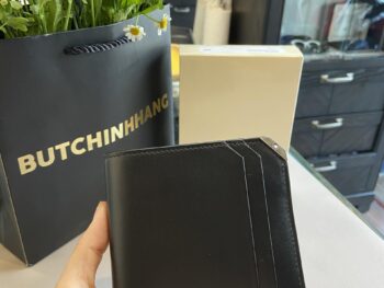 Ví Montblanc Meisterstuck Urban Unisex Wallet 4cc With Coin Case 124094 được chế tác bằng da thật mềm màu đen bởi những nghệ nhân tại Ý. 7 Ví Montblanc Meisterstuck Urban Unisex Wallet 4cc With Coin Case 124094 - vi montblanc meisterstuck urban unisex wallet 4cc with coin case 124098