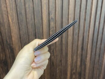Ví namecard Montblanc Meisterstuck 6cc Leather Black được làm từ da bò màu đen, sản xuất tại Đức. 4 Ví namecard Montblanc Meisterstuck 6cc Leather Black - vi namecard montblanc meisterstuck 6cc leather black 1