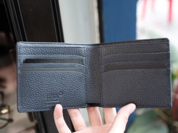 Ví MontblanVí da Montblanc Meisterstuck Soft Grain Blue Wallet 6cc 116740 được chế tác bằng da thật mềm màu xanh đen bởi những nghệ nhân tại Ý. 9 Ví da Montblanc Meisterstuck Soft Grain Blue Wallet 6cc 116740 - Ảnh 3