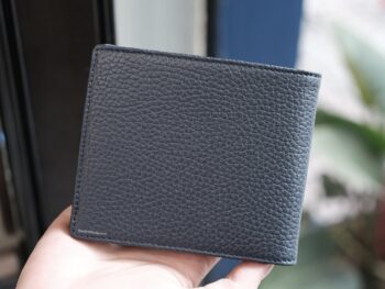 Ví MontblanVí da Montblanc Meisterstuck Soft Grain Blue Wallet 6cc 116740 được chế tác bằng da thật mềm màu xanh đen bởi những nghệ nhân tại Ý. 8 Ví da Montblanc Meisterstuck Soft Grain Blue Wallet 6cc 116740 - Ảnh 2