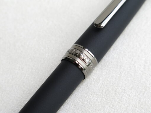 Bút Montblanc Meisterstuck Ultra Black Classique Ballpoint Pen 114829