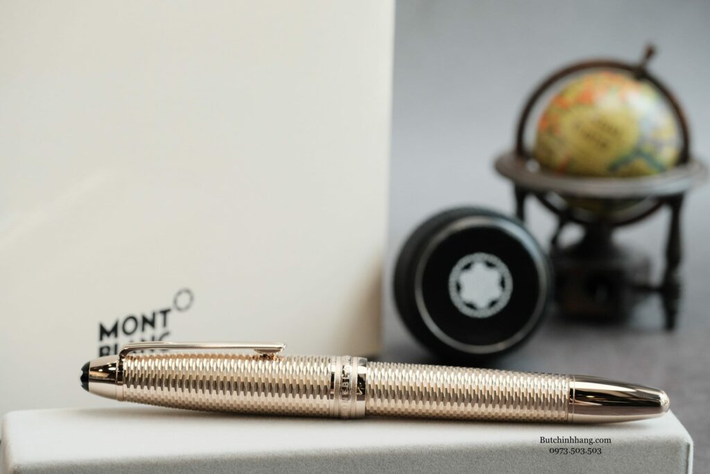 Choose the Montblanc Meisterstuck Solitaire Geometry Champagne Gold Legrand version if you are looking for a meaningful gift - or choose the montblanc meisterstuck solitaire geometry champagne gold legrand version if you are looking for a meaningful gift 4