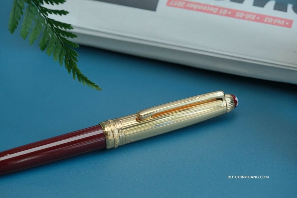 Montblanc Meisterstuck Solitaire Bordeaux Doue Vermeil - a collectible pen for passionate Montblanc fans - montblanc meisterstuck solitaire bordeaux doue vermeil a collectible pen for passionate Montblanc fans