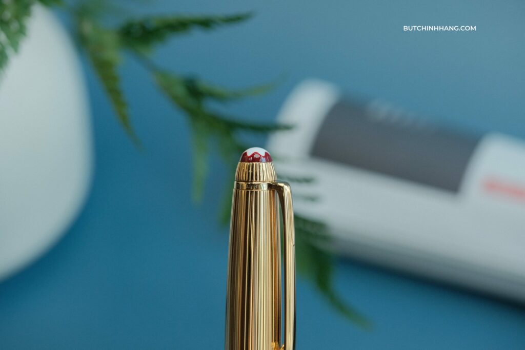 Montblanc Meisterstuck Solitaire Bordeaux Doue Vermeil - a collectible pen for passionate Montblanc fans - montblanc meisterstuck solitaire bordeaux doue vermeil a collectible pen for passionate Montblanc fans 4