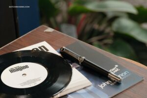 Trải nghiệm mẫu bút Montblanc Donation Pen John Lennon Special Edition Rollerball Pen 105809 - trai nghiem mau but montblanc donation pen john lennon special edition rollerball pen 105810