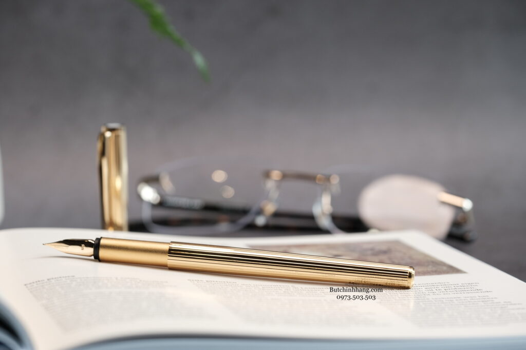 Bút Montblanc Noblesse Gold Plate Fountain Pen - thời gian không làm phai mờ thiết kế 4CE378F3 9E36 4E36 BB21 A96EE10CADCD