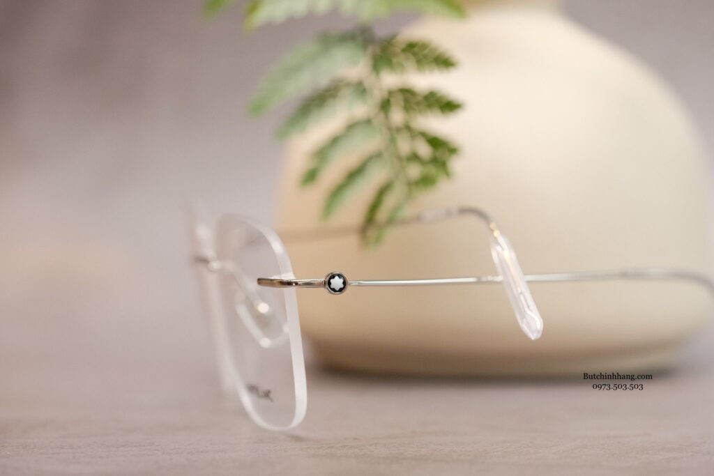Kính cận Montblanc Rimless Silver Eyeglasses MB0075O - mẫu kính được ưa chuộng nhất của giới doanh nhân. - D9413076 04FE 43BA 93D8 29D867372462