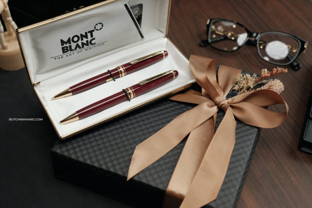 Bộ đôi Meisterstuck Classique Burgundy bút chì và bi xoay vô cùng đáng giá để sưu tầm - bo doi meisterstuck classique burgundy but chi va bi xoay vo cung dang gia de suu tam 5