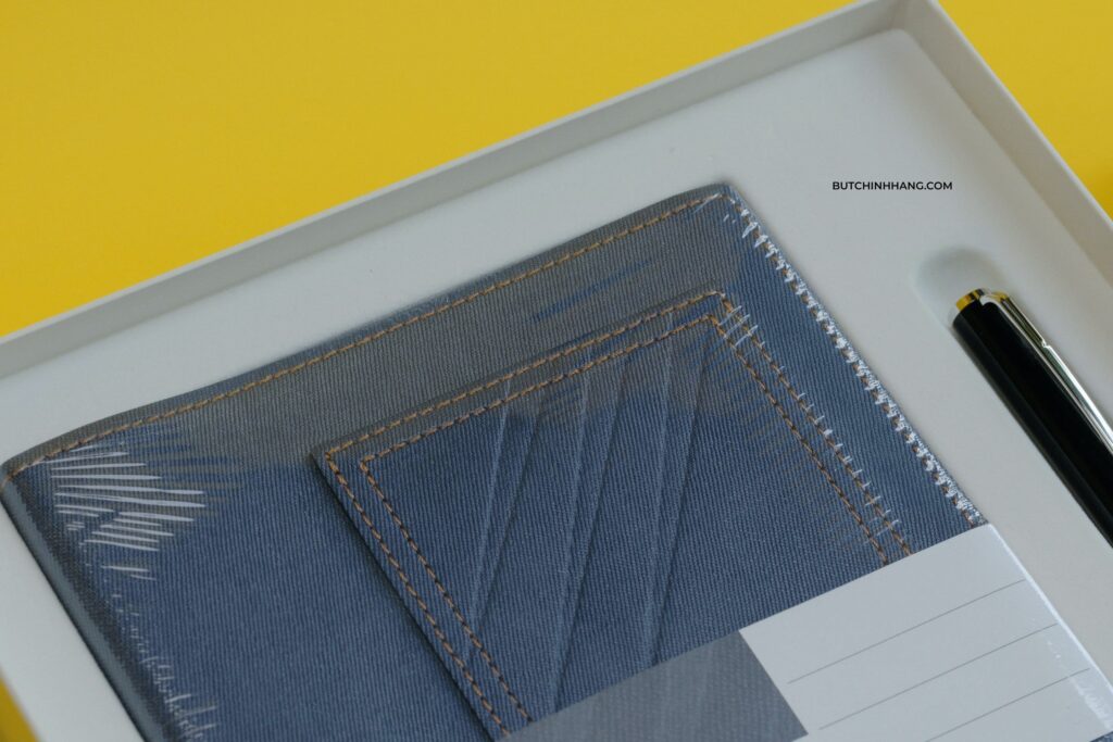 Bộ sản phẩm kết hợp giữa một Montblanc PIX và một sổ da Montblanc Fine Stationery - bo san pham ket hop giua mot montblanc pix va mot so da montblanc fine stationery 1