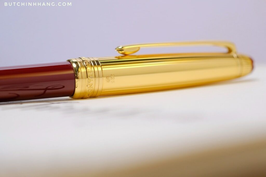 Montblanc Meisterstuck Solitaire Bordeaux Doue Vermeil - Kiệt Tác Đến Từ Thiết Kế - montblanc meisterstuck solitaire bordeaux doue vermeil kiet tac den tu thiet ke