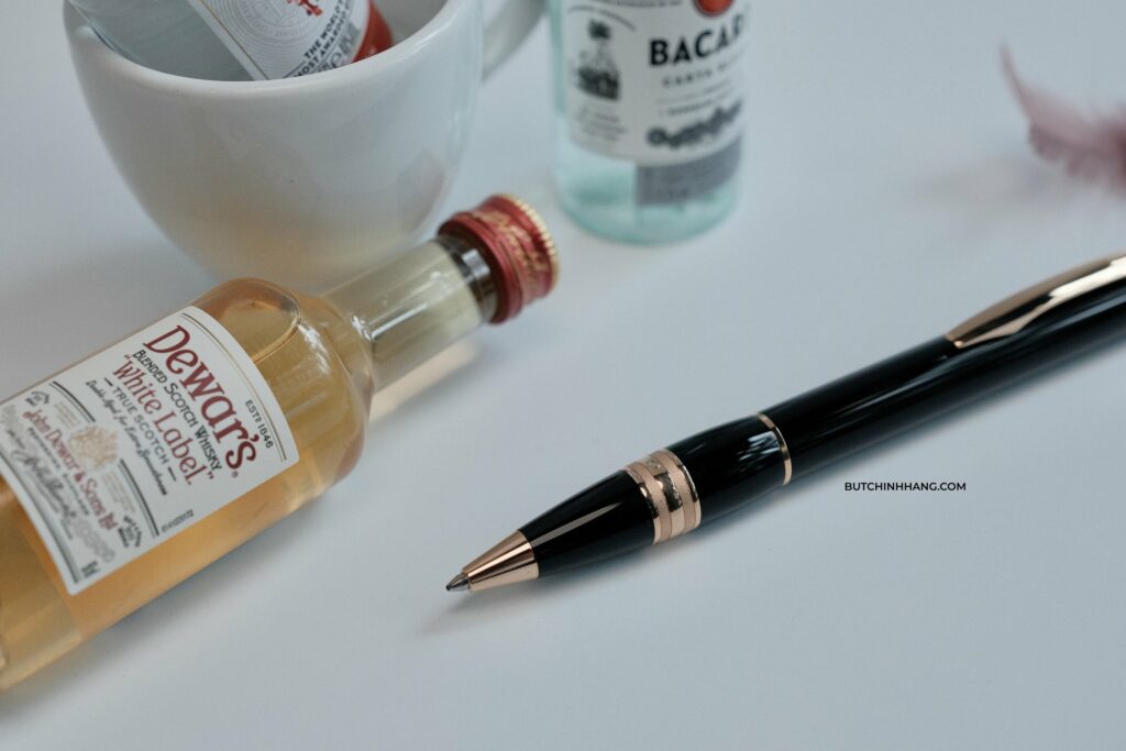 Montblanc Starwalker Red Gold Resin - vẻ đẹp mang phong cách độc đáo và năng động - montblanc starwalker red gold resin ve dep mang phong cach doc dao va nang dong 3