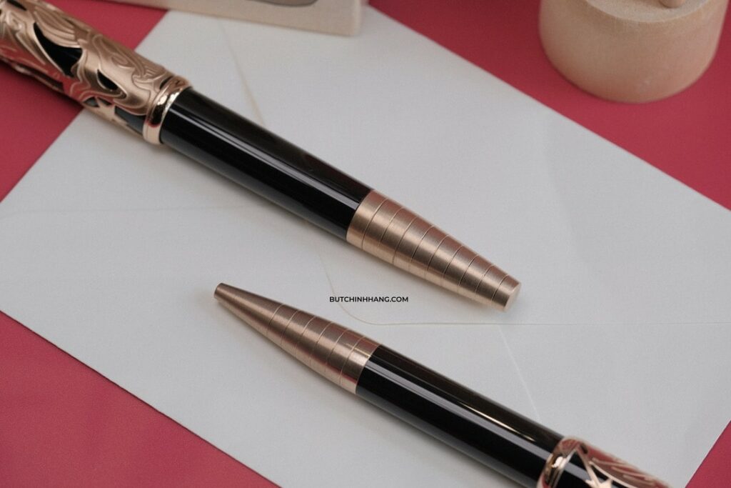 Montblanc Writers Limited Edition Carlo Collodi - Bộ đôi bi xoay và bi nước tôn vinh Nhà văn của trẻ em Carlo Collodi - montblanc writers limited edition carlo collodi bo doi bi xoay va bi nuoc ton vinh nha van cua tre em carlo collodi 3