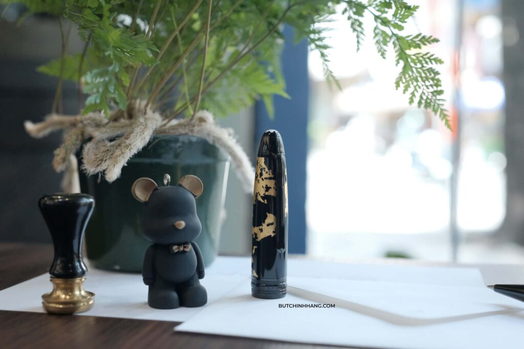 Từ nghệ thuật dát vàng lá thủ công của Nhật Bản đến mẫu bút đắt đỏ Montblanc Meisterstuck Solitaire Calligraphy Gold Leaf - tu nghe thuat dat vang la thu cong cua nhat ban den mau but dat do montblanc meisterstuck solitaire calligraphy gold leaf 2