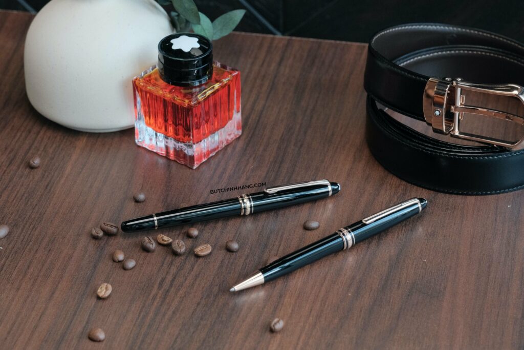 Bộ đôi Meisterstuck Classique Red Gold Ballpoint Pen và Rollerball Pen đầy tinh tế của Montblanc - bo doi meisterstuck classique red gold ballpoint pen va rollerball pen day tinh te cua montblanc 2