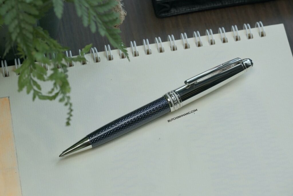 Bộ sản phẩm Montblanc đầy ấn tượng và đẳng cấp - bo san pham montblanc day an tuong va dang cap