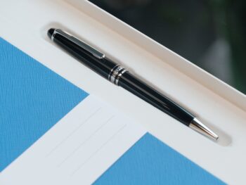 Bộ set bút Montblanc Meisterstuck Classique Platinum Ballpoint Pen & Notebook Blue 124172 - bo set but montblanc meisterstuck classique platinum ballpoint pen amp notebook blue 124172 scaled