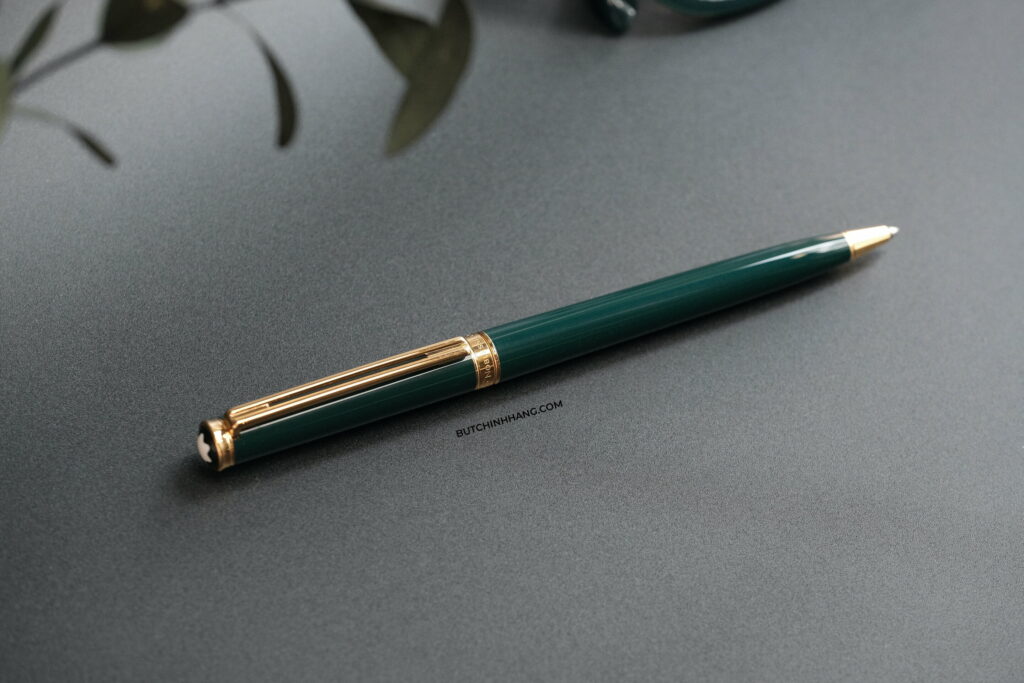 Màu xanh lục đầy mê hoặc đến từ mẫu bút Montblanc Noblesse Oblige Green Ballpoint Pen - mau xanh luc day me hoac den tu mau but montblanc noblesse oblige green ballpoint pen 1