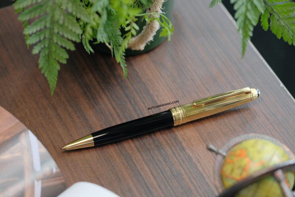 Montblanc Meisterstuck Solitaire Doue Vermeil Gold Plate - cao cấp và đầy sự tinh tế - montblanc meisterstuck solitaire doue vermeil gold plate cao cap va day su tinh te 4