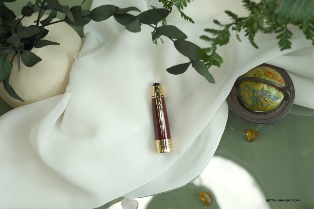 John F. Kennedy and the Burgundy Special Edition pen that Montblanc honors the former President of the United States - john f. kennedy and the burgundy special edition pen that montblanc honors the former President of the United States 3