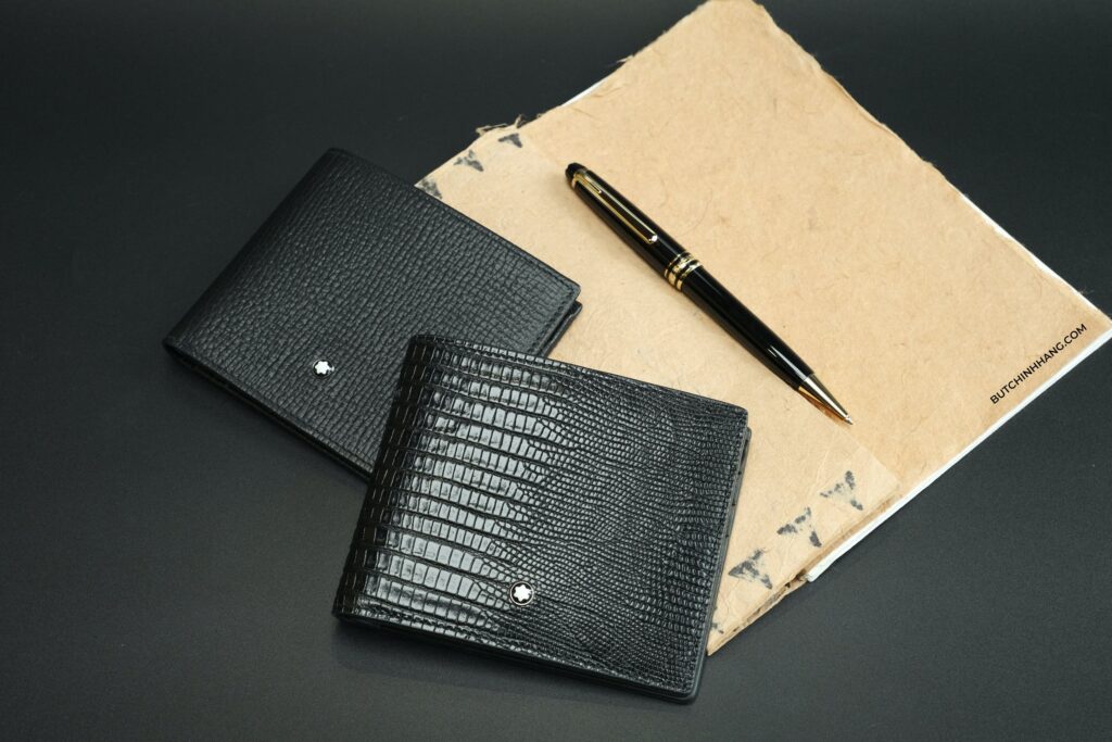 Những mẫu ví da Montblanc với hoa văn đặc biệt - nhung mau vi da montblanc voi hoa van dac biet