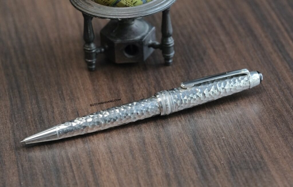Phải trải qua những khó khăn, thử thách thì mới có thể trở thành phiên bản tốt nhất của chính mình. - phai trai qua nhung kho khan thu thach thi moi co the tro thanh phien ban tot nhat cua chinh minh
