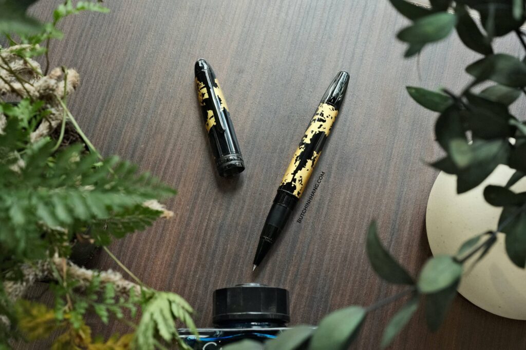 Tác phẩm nghệ thuật từ lá vàng trên mẫu bút Montblanc Meisterstuck Solitaire Calligraphy Gold Leaf - tac pham nghe thuat tu la vang tren mau but montblanc meisterstuck solitaire calligraphy gold leaf