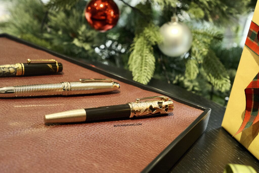Những mẫu bút bi Montblanc mang vẻ đẹp tuyệt vời và là món quà ý nghĩa nhân dịp Giáng Sinh CB316273 D816 413A 8558 B07B049AD33D 1 201 a