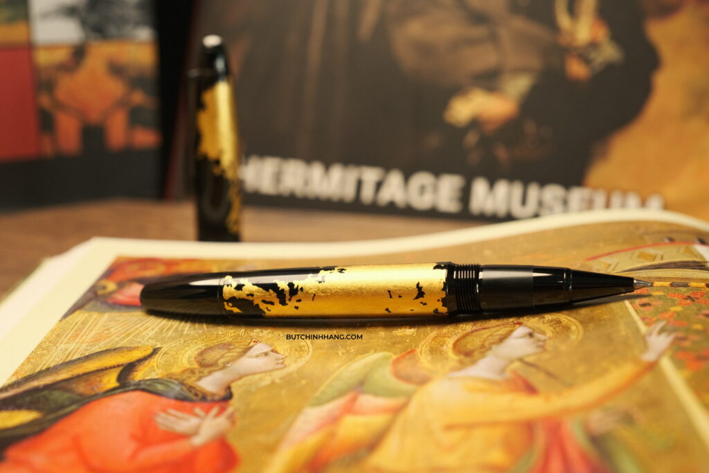 Nghệ thuật tỉ mỉ trên từng lá vàng - Mẫu bút bi Montblanc Meisterstuck Solitaire Calligraphy Gold Leaf đầy sắc sảo CF5C4663 061B 48B0 8610 0D5BC0B8E1EA 1 201 a