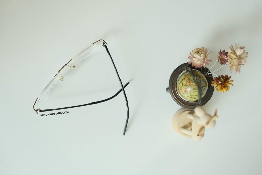 Gọng kính Montblanc Rimless Gold/black Eyeglasses - mẫu mắt kính mà bạn có thể theo bạn mỗi ngày - gong kinh montblanc rimless goldblack eyeglasses mau mat kinh ma ban co the theo ban moi ngay 1