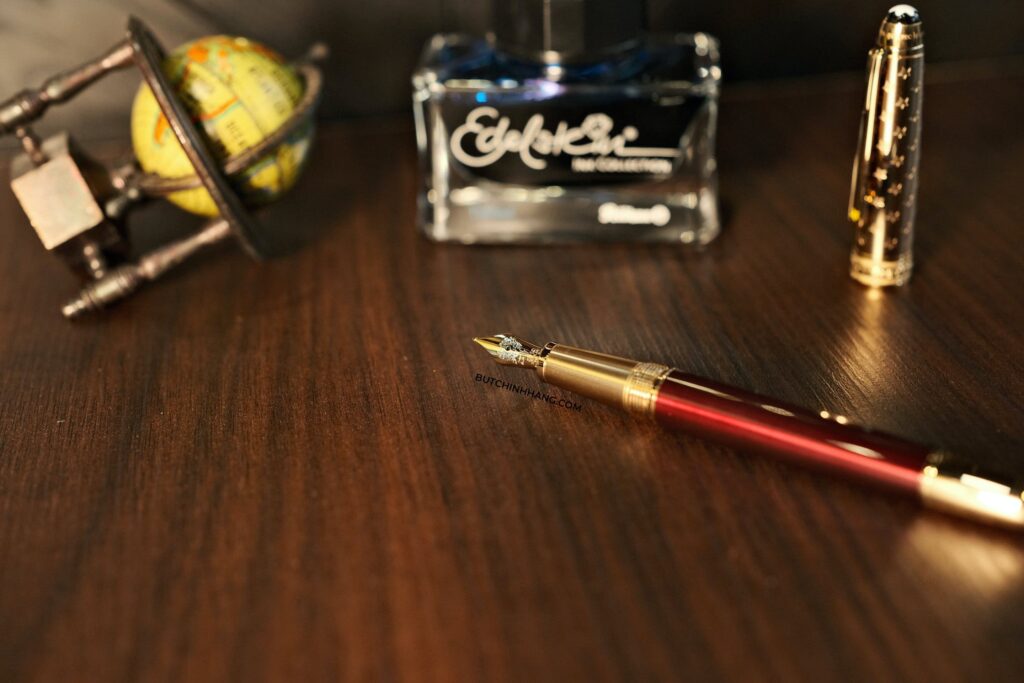 Mẫu bút máy cao cấp của dòng Montblanc Meisterstuck Le Petit Prince & Planet Doue - mau but may cao cap cua dong montblanc meisterstuck le petit prince amp planet doue