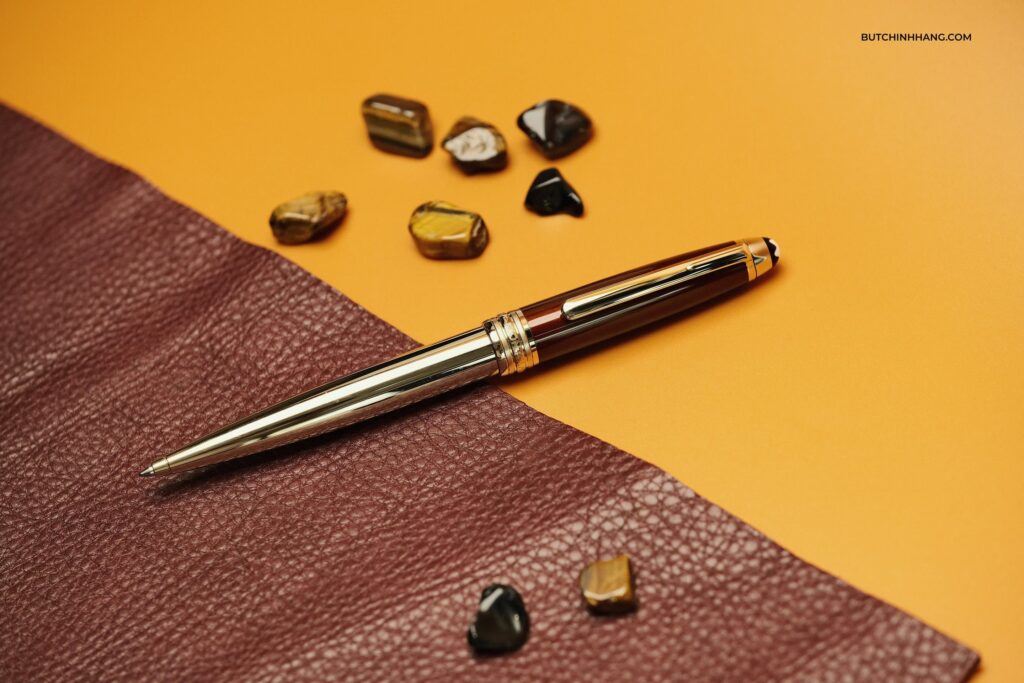 Màu nâu của Citrin trên mẫu bút Montblanc Meisterstuck Solitaire Citrin Ballpoint Pen - mau nau cua citrin tren mau but montblanc meisterstuck solitaire citrin ballpoint pen