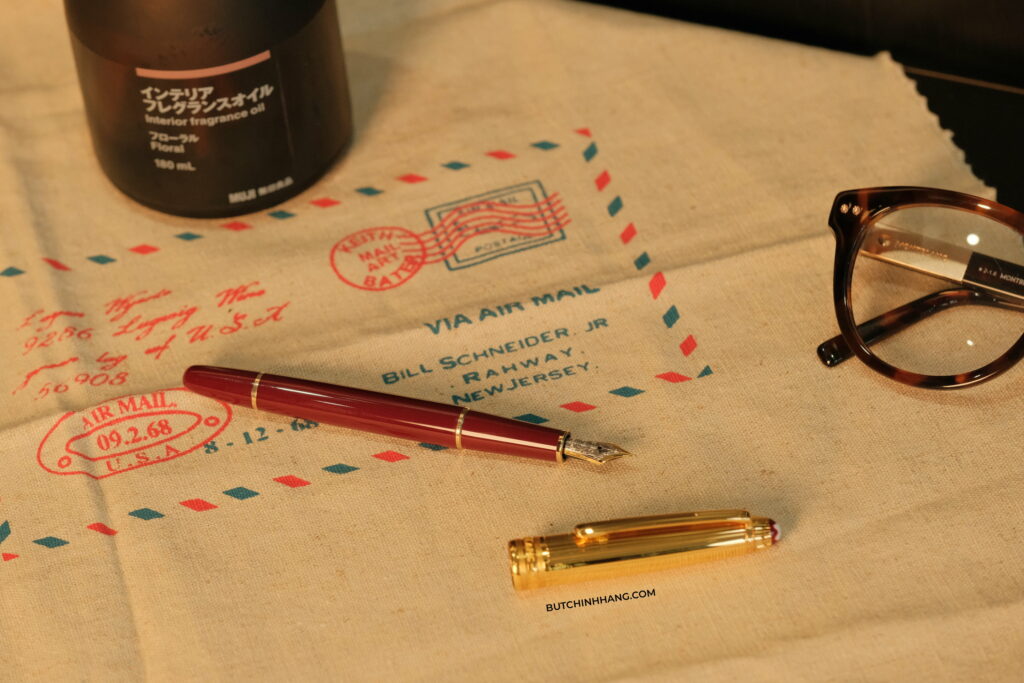 Montblanc Meisterstuck Solitaire Bordeaux Doue Vermeil - mẫu bút máy với vẻ đẹp cổ điển sang trọng - montblanc meisterstuck solitaire bordeaux doue vermeil mau but may voi ve dep co dien sang trong