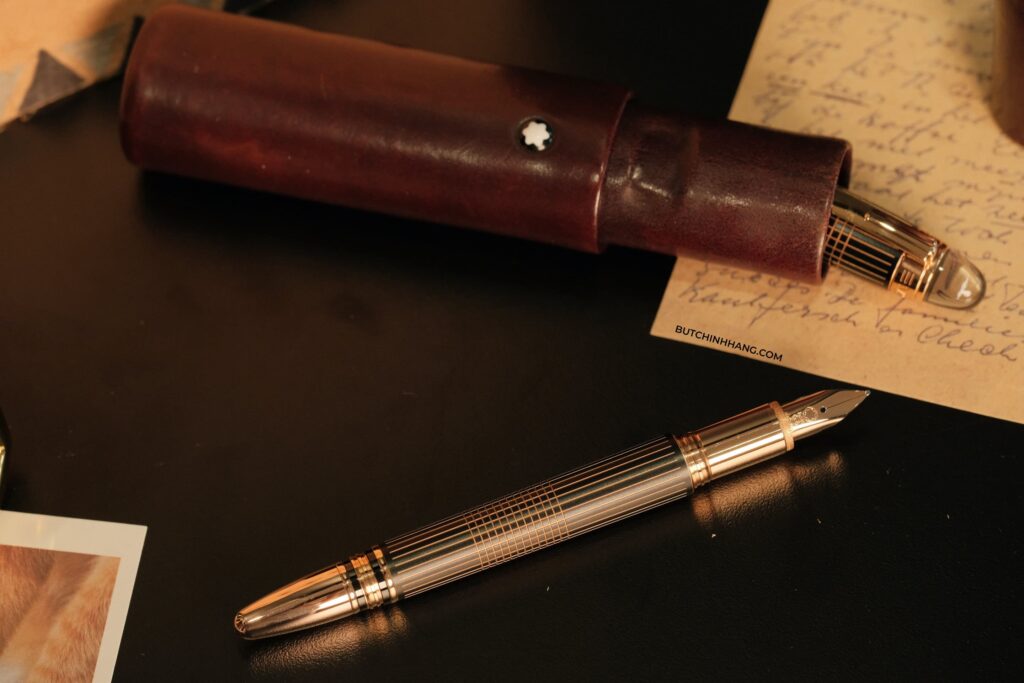 Montblanc Starwalker Red Gold Metal Fountain Pen and belt Montblanc Classic Line Reversible - montblanc starwalker red gold metal fountain pen and belt montblanc classic line reversible 1