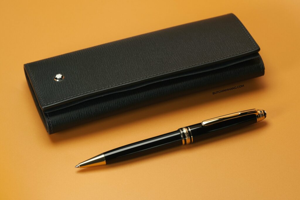 Phiên bản Vàng Gold duy nhất của dòng bút bi Montblanc Meisterstuck UNICEF và mẫu bao da Leather Goods Meisterstuck 4810 - phien ban vang gold duy nhat cua dong but bi montblanc meisterstuck unicef va mau bao da leather goods meisterstuck 4810