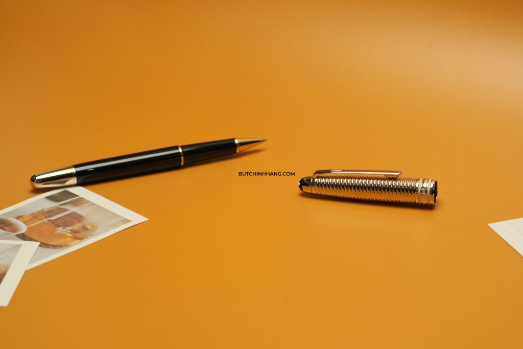 Những mẫu bút bi nước Montblanc hiện đang có mặt tại cửa hàng Bút Chính Hãng - DSCF8503