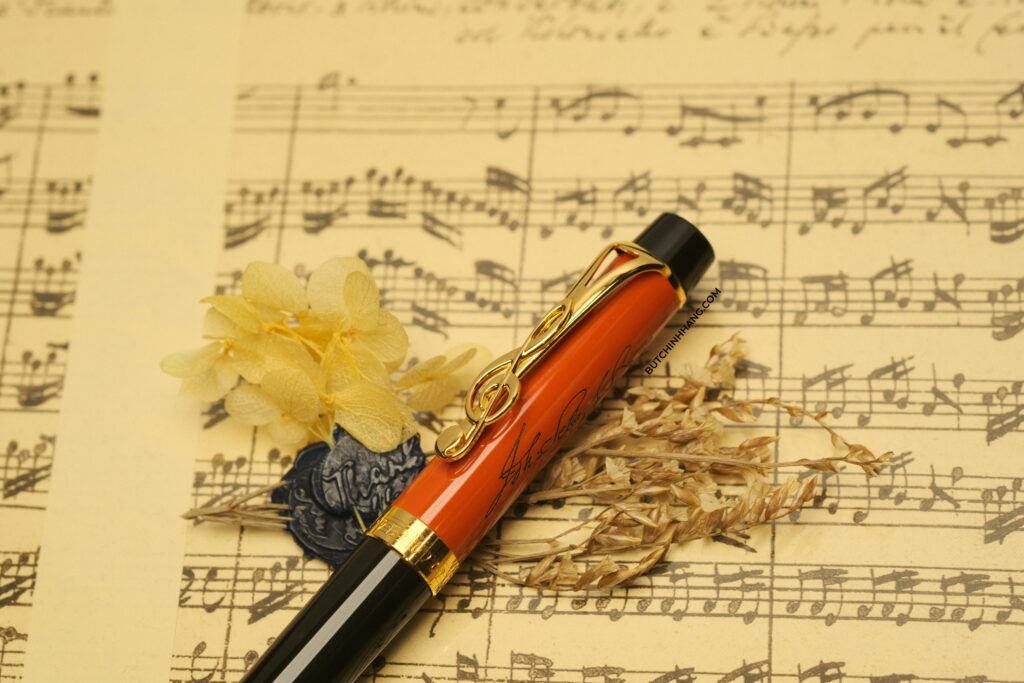 Nốt nhạc của thời đại và mẫu bút bi Montblanc Donation Pen Johann Sebastian Bach Limited Edition DSCF8610