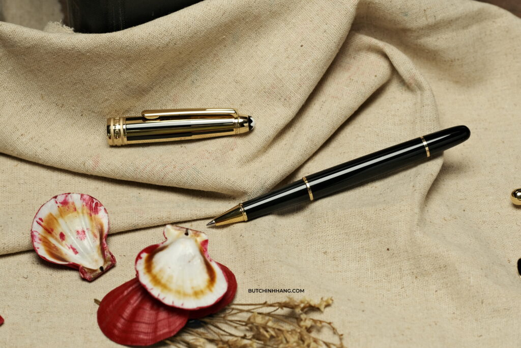 Hai phiên bản Rollerball Pen của dòng bút Montblanc Meisterstuck Solitaire Gold & Black động lòng người - DSCF8957