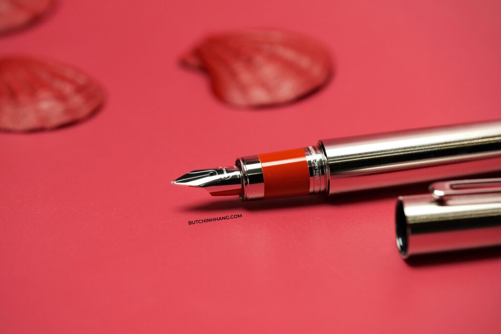 Sự cao cấp và giá trị đến từ mẫu bút máy Montblanc M RED Signature đầy cuốn hút - DSCF9087