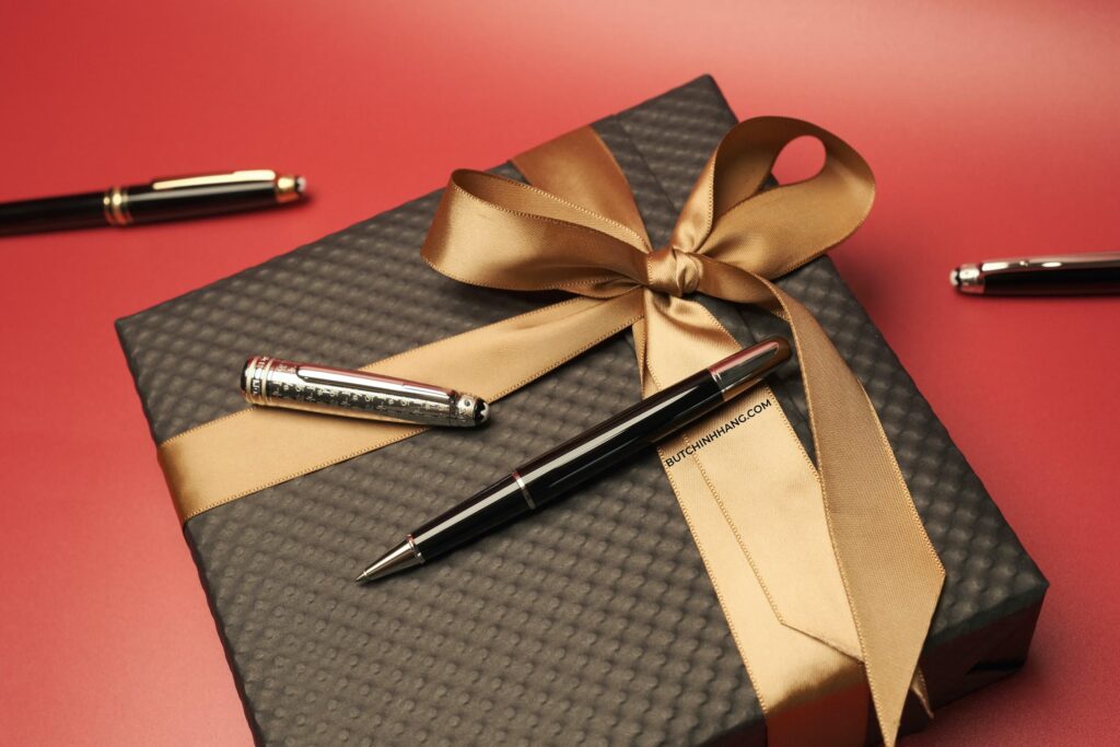 Những mẫu bút bi nước Montblanc hiện đang có mặt tại cửa hàng Bút Chính Hãng - nhung mau but bi nuoc montblanc hien dang co mat tai cua hang but chinh hang 1
