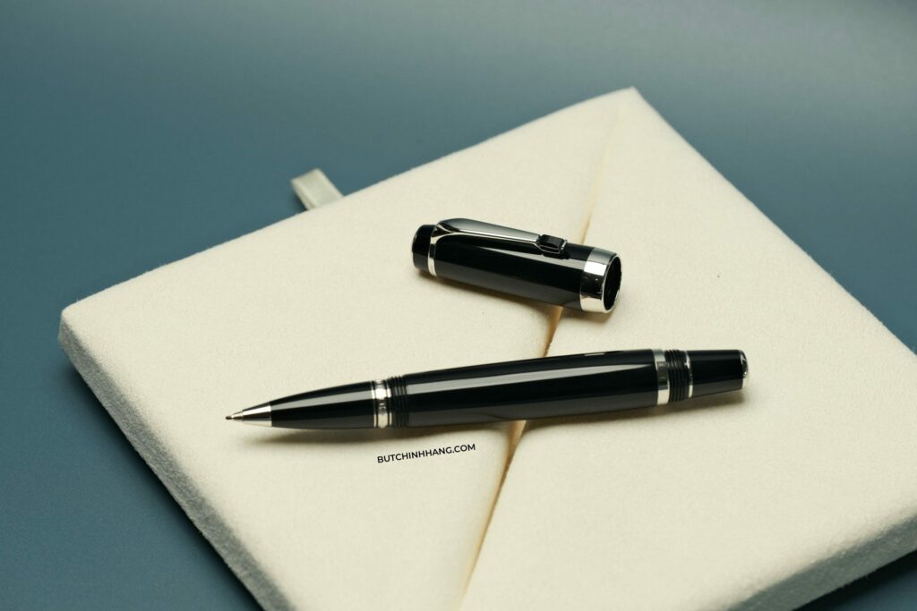 Những mẫu bút bi nước Montblanc hiện đang có mặt tại cửa hàng Bút Chính Hãng - nhung mau but bi nuoc montblanc hien dang co mat tai cua hang but chinh hang 11